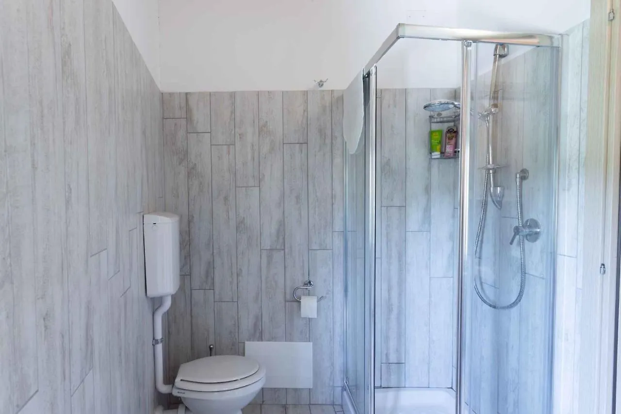 Apartment In Tremosine/Gardasee 22279 إيطاليا
