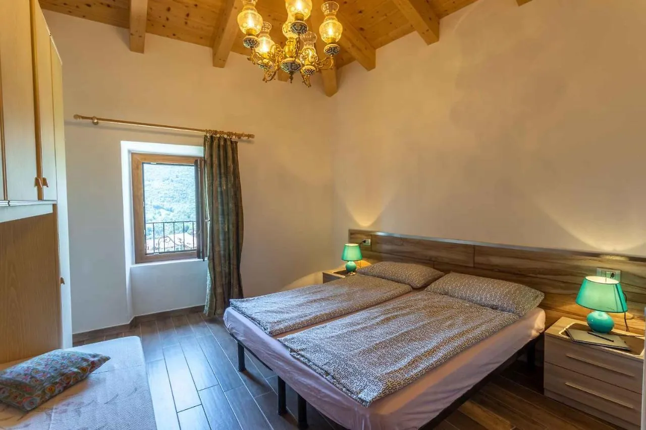 Apartment In Tremosine/Gardasee 22279  Tremosine
